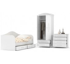 Набор из 3х элементов с платяным шкафом кроватью и комодом Ассоль